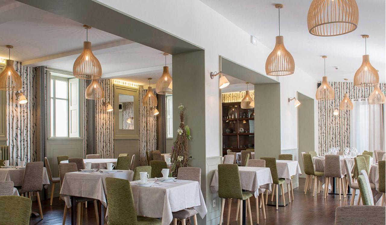 Logis Hotel Tante Yvonne & Son Restaurant Semi-Gastronomique - Lyon Nord Quincieux Exteriör bild
