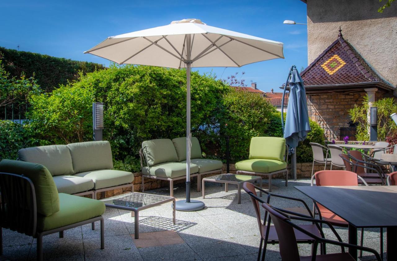 Logis Hotel Tante Yvonne & Son Restaurant Semi-Gastronomique - Lyon Nord Quincieux Exteriör bild