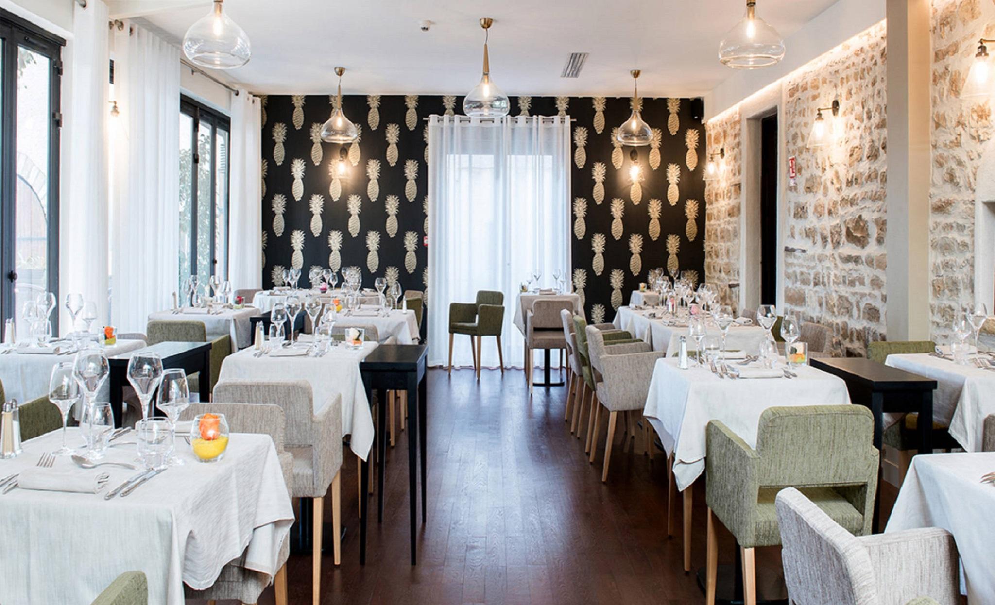 Logis Hotel Tante Yvonne & Son Restaurant Semi-Gastronomique - Lyon Nord Quincieux Exteriör bild