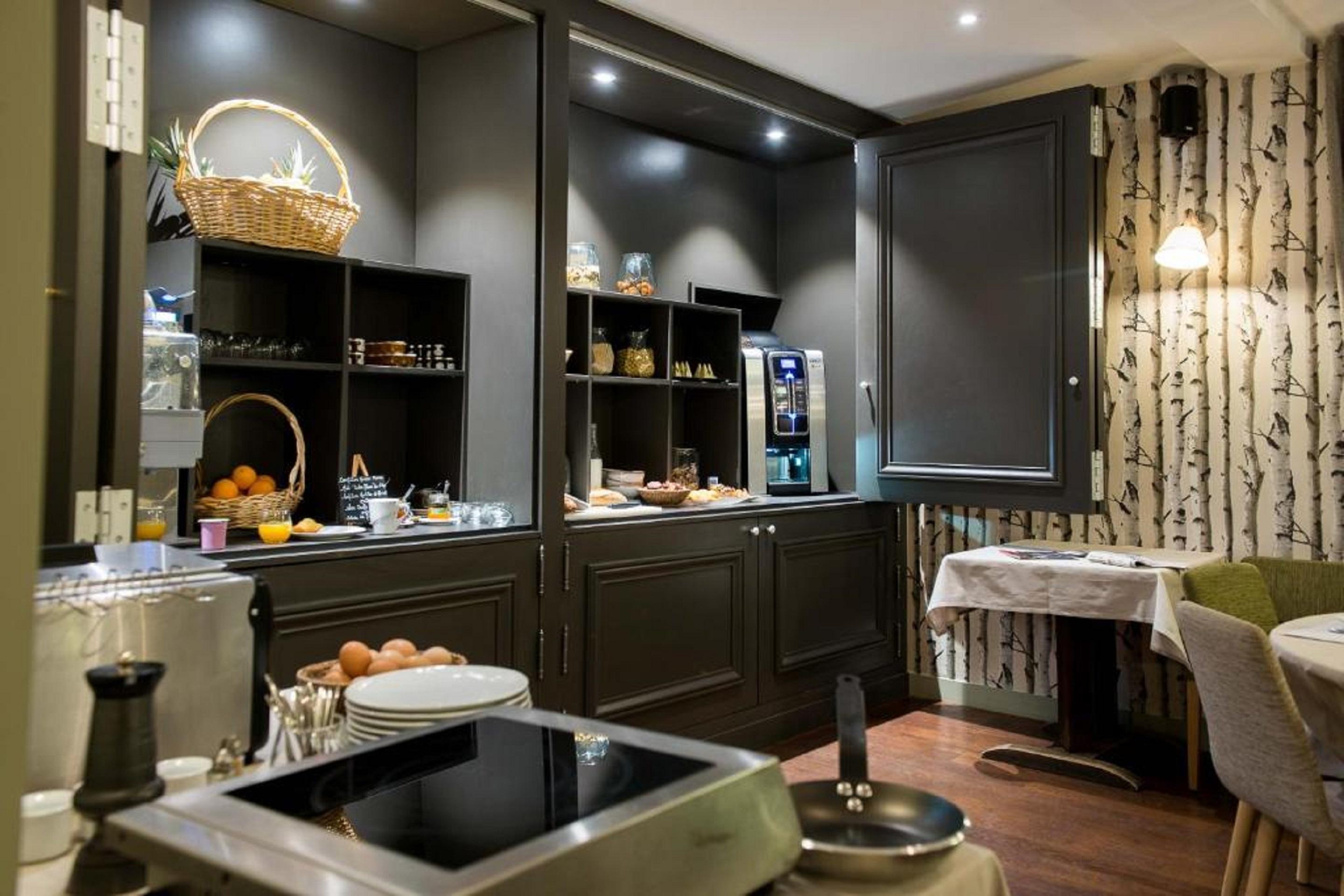 Logis Hotel Tante Yvonne & Son Restaurant Semi-Gastronomique - Lyon Nord Quincieux Exteriör bild