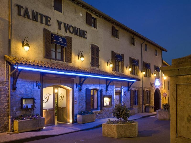 Logis Hotel Tante Yvonne & Son Restaurant Semi-Gastronomique - Lyon Nord Quincieux Exteriör bild